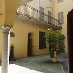 Casa Giovio Elegant Historic In The Heart Of Апартаменты Комо