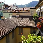 Апартаменты Casa Giovio Elegant Historic In The Heart Of *